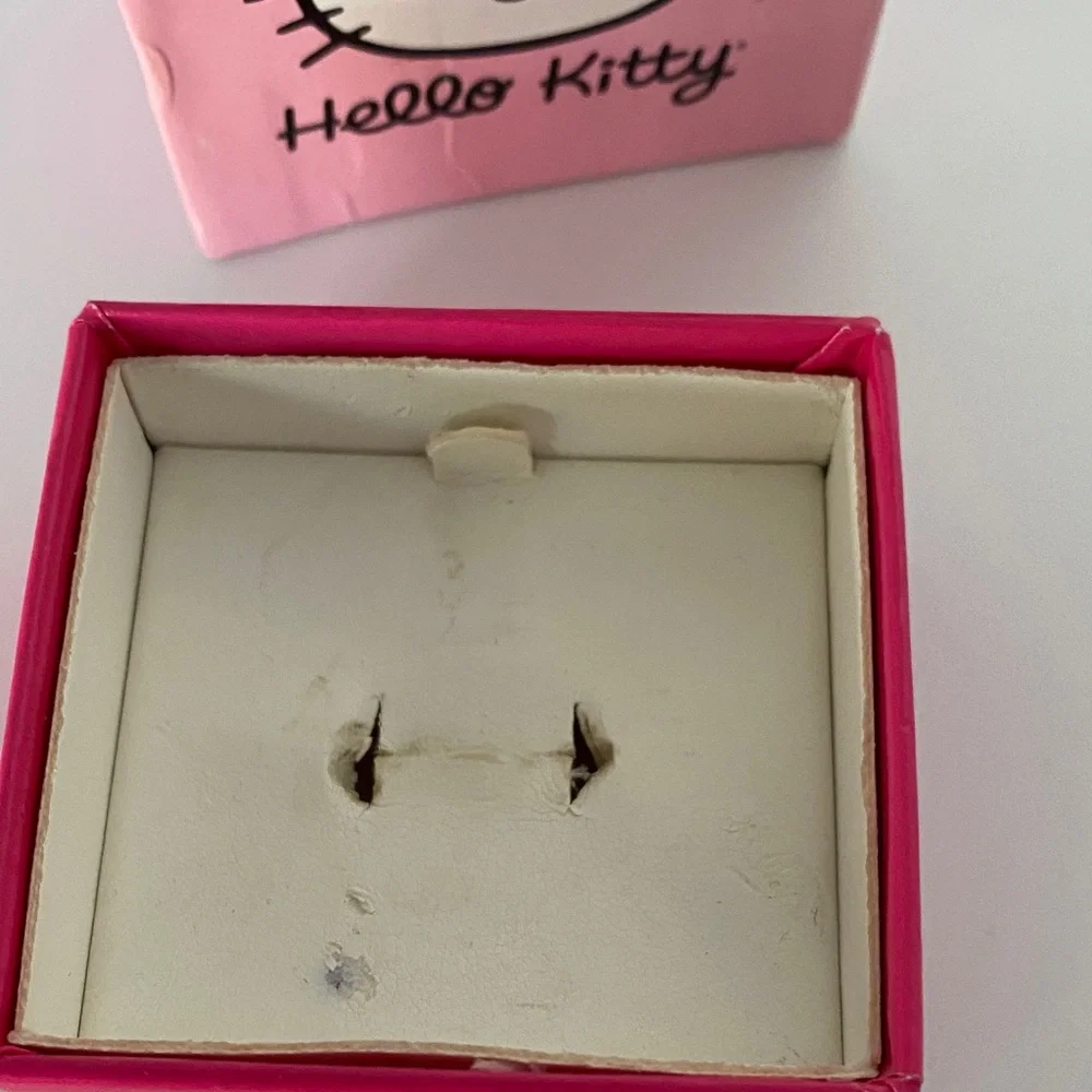 Hello Kitty Sterling Silver Ring with Pink Gem Stone Bow Size 8 - Picture 11 of 11